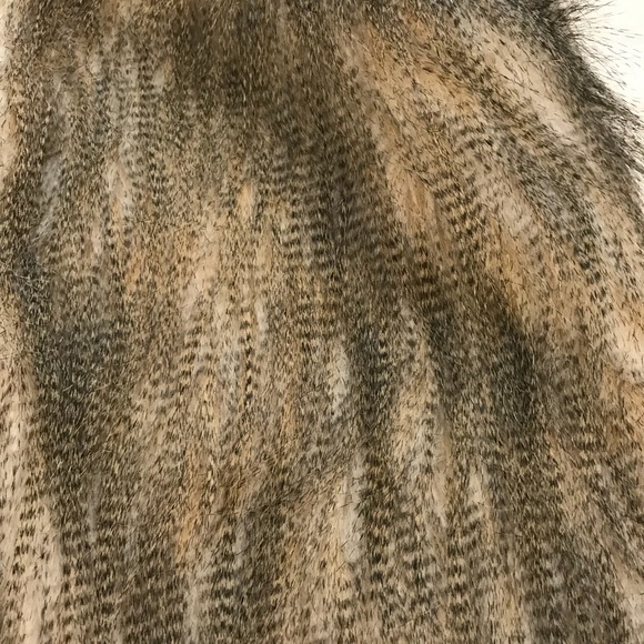 Faux fur vest - Picture 5 of 7